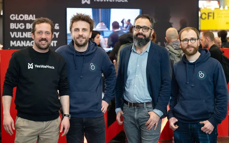 Photo de l'équipe Sekost et Yes We Hack à l'occasion du Forum InCyber (FIC) 2024 à Lille