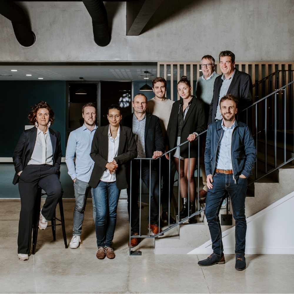 Photo de groupe des lauréats du concours Cré'Acc 2024 prise lors de la soirée de remise des prix.